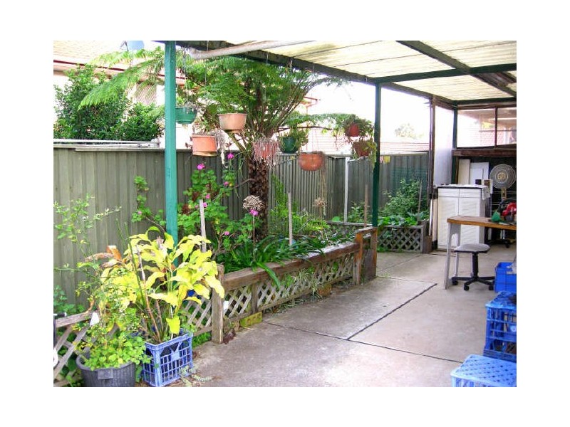 4 Tristania Grove, Greenacre NSW 2190