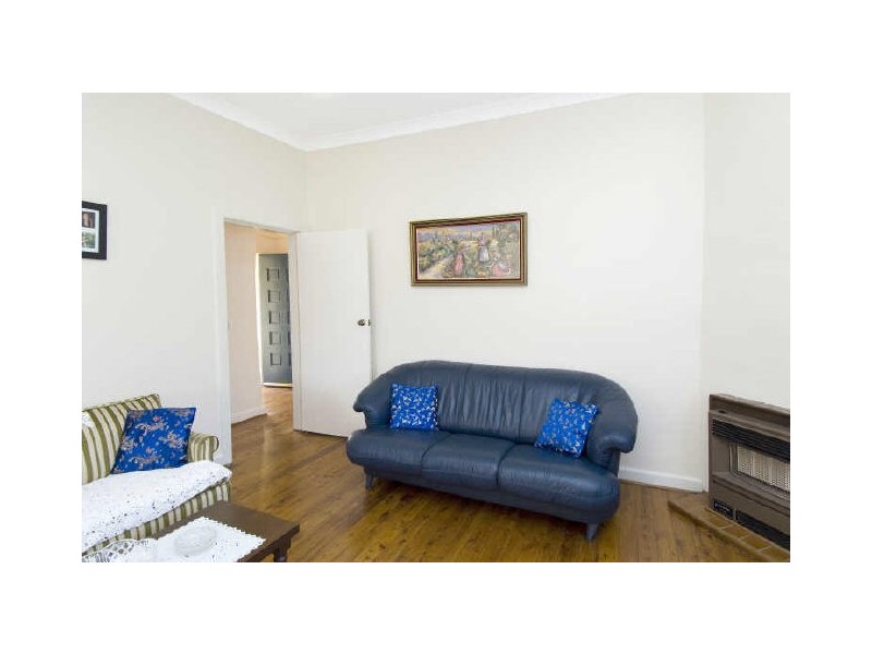 7 Mills Crescent, Burwood NSW 2134