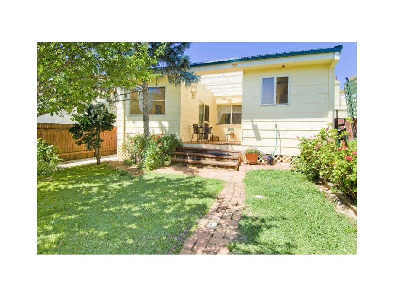 7 Mills Crescent, Burwood NSW 2134