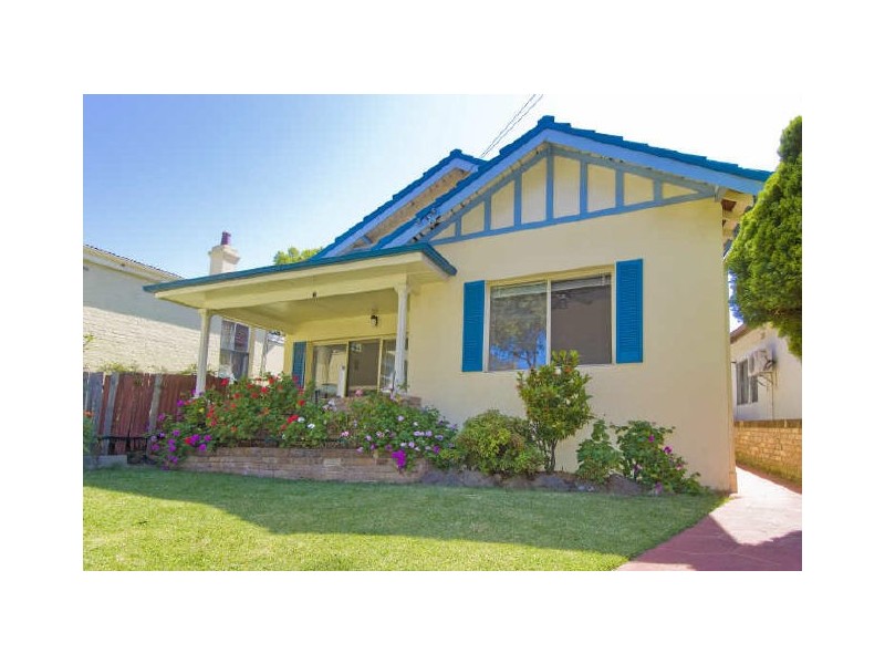 7 Mills Crescent, Burwood NSW 2134