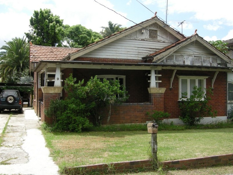 9 Clifton Ave, Burwood NSW 2134
