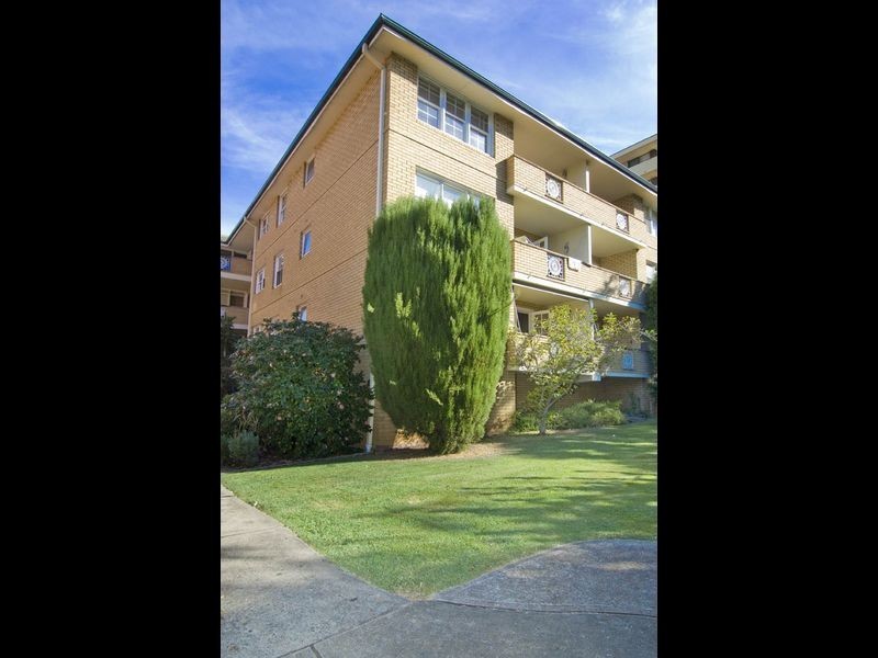 2/22-24 Park Avenue, Burwood NSW 2134