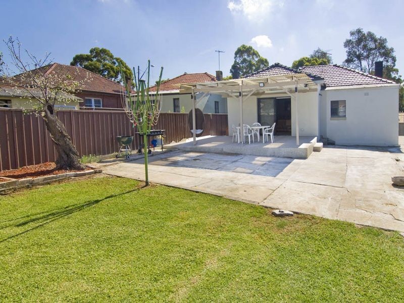 32 Juno Parade, Greenacre NSW 2190