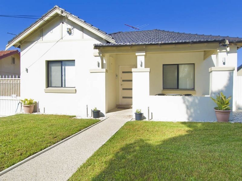 32 Juno Parade, Greenacre NSW 2190