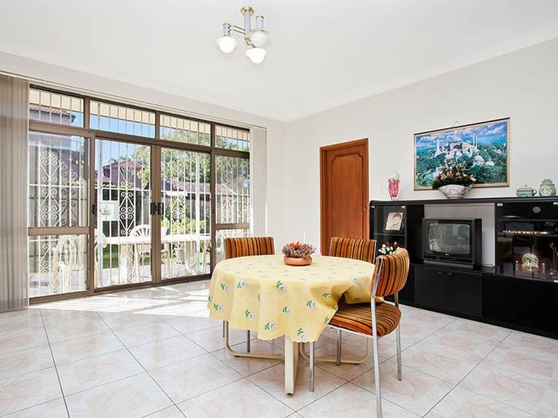 27 Roslyn Street, Ashbury NSW 2193