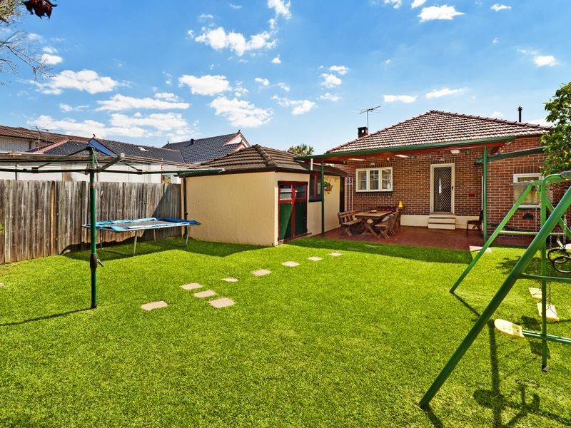 14 Young Street, Croydon NSW 2132
