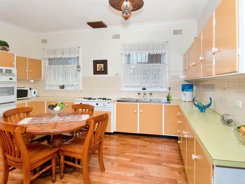 16 Wallace Street, Burwood NSW 2134