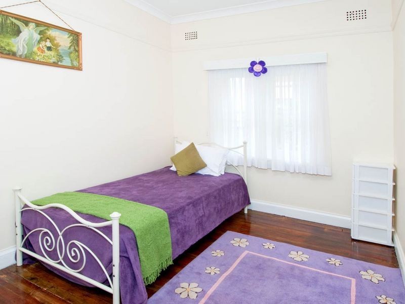 16 Wallace Street, Burwood NSW 2134