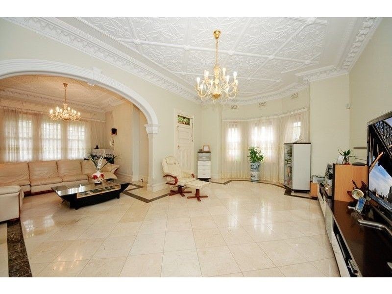 18 Wyatt Avenue, Burwood NSW 2134