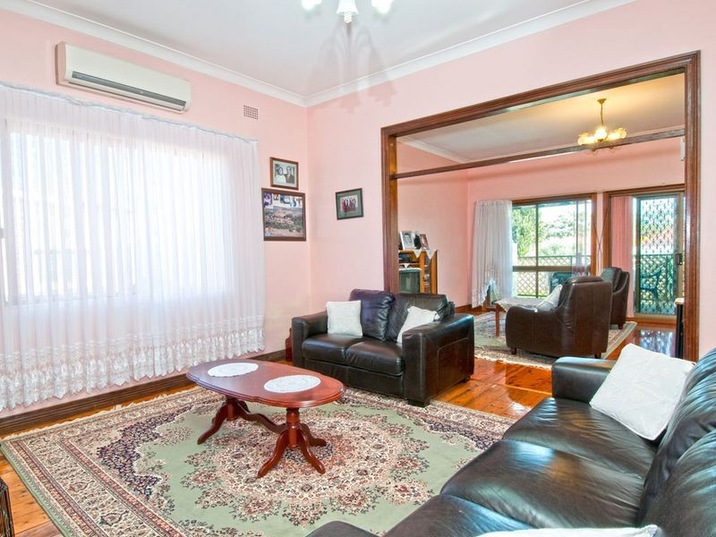 7 Service Avenue, Ashfield NSW 2131
