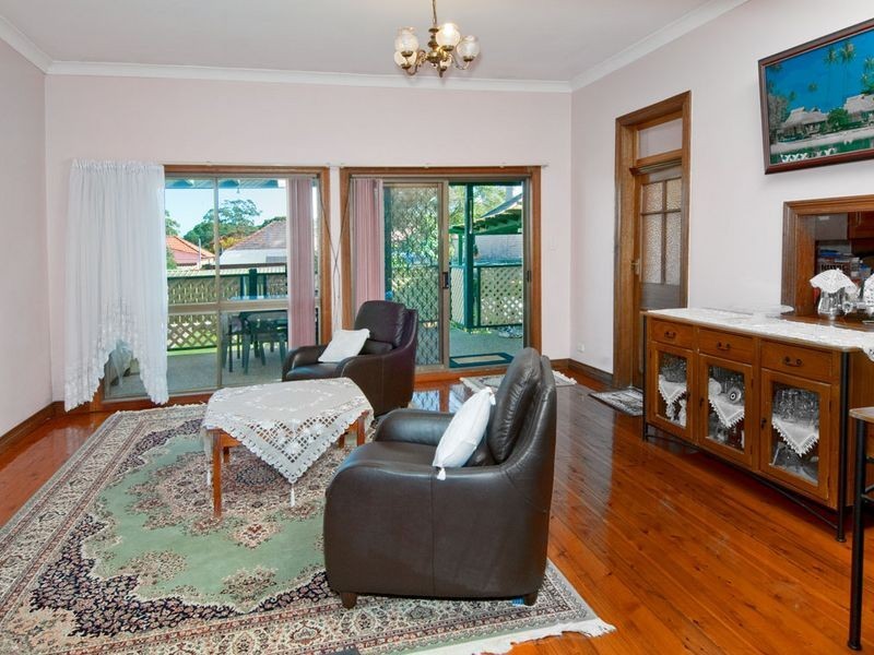 7 Service Avenue, Ashfield NSW 2131