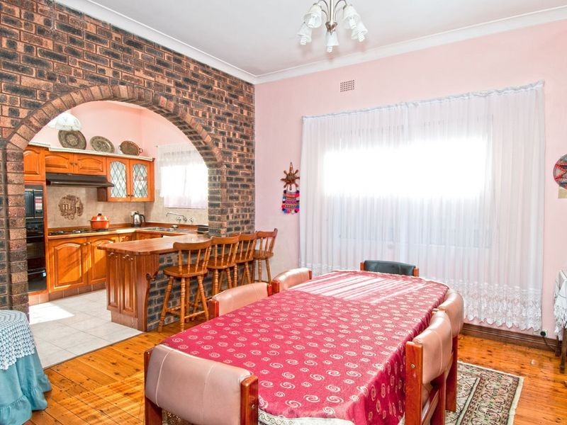 7 Service Avenue, Ashfield NSW 2131