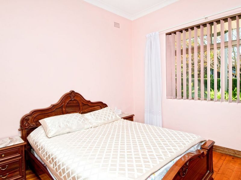 7 Service Avenue, Ashfield NSW 2131