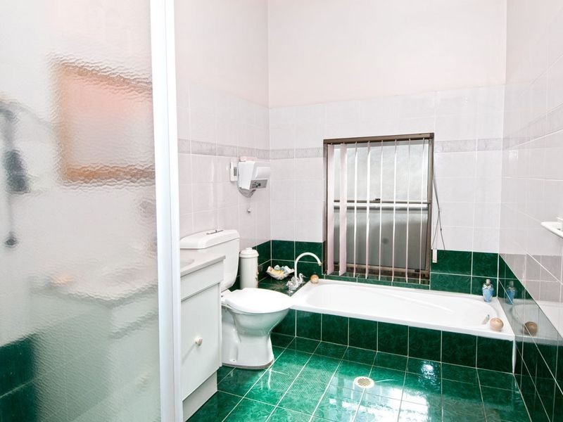 7 Service Avenue, Ashfield NSW 2131