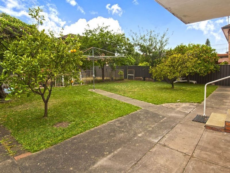 18 Islington Crescent, Greenacre NSW 2190