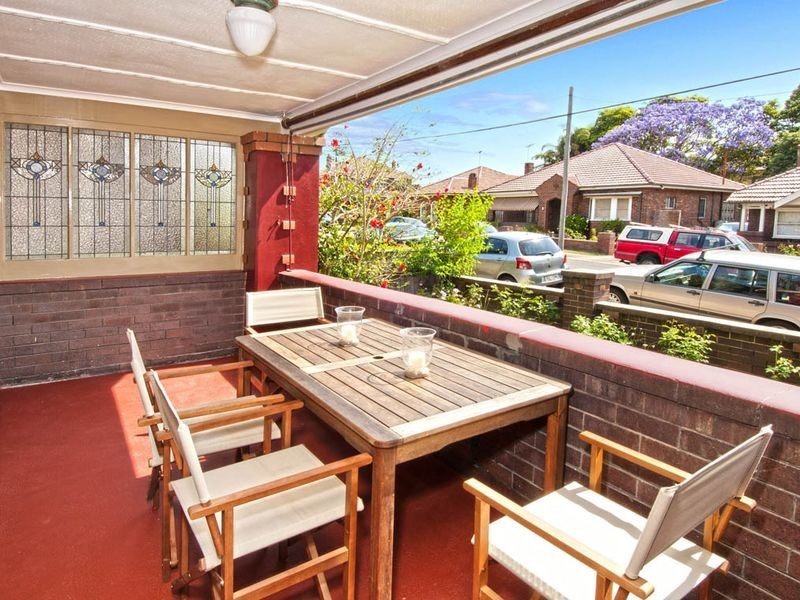 8 Sym Avenue, Burwood NSW 2134