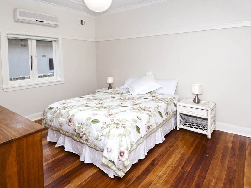 8 Sym Avenue, Burwood NSW 2134