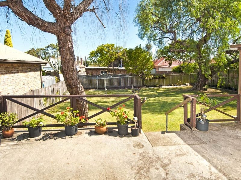 8 Clifton Avenue, Burwood NSW 2134