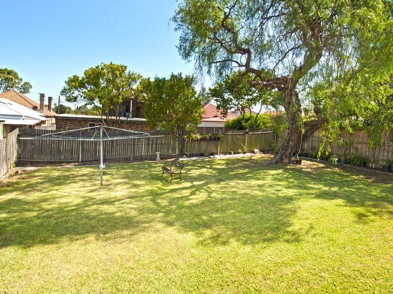 8 Clifton Avenue, Burwood NSW 2134