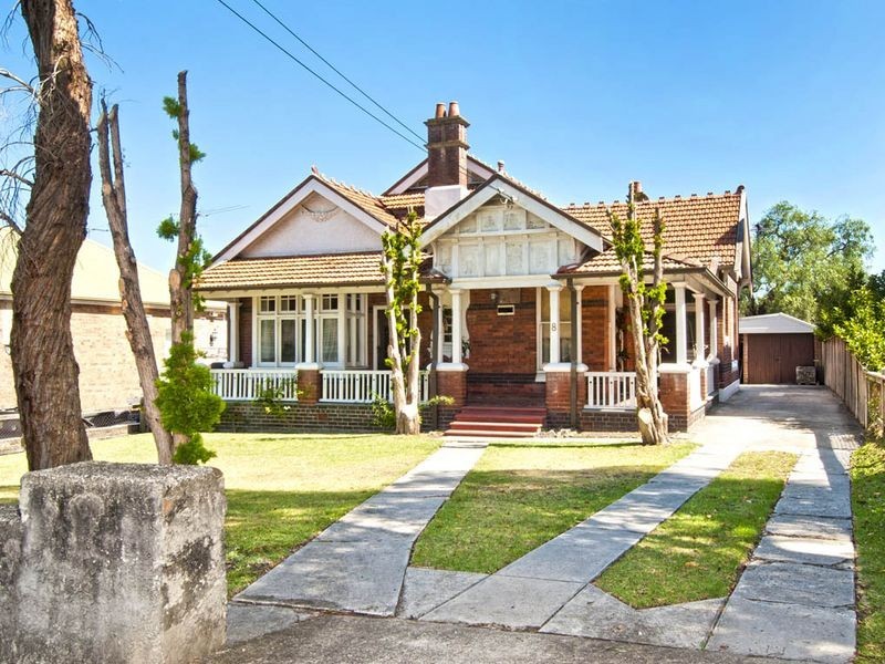 8 Clifton Avenue, Burwood NSW 2134