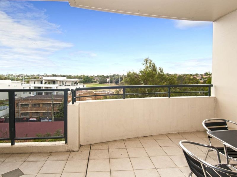 146/2 Dolphin Close, Chiswick NSW 2046