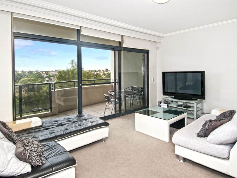 146/2 Dolphin Close, Chiswick NSW 2046