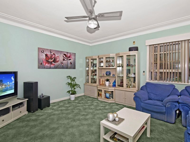 7 Sym Avenue, Burwood NSW 2134