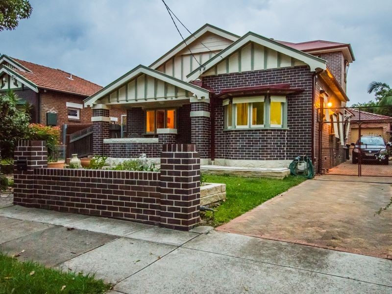 18 Monash Parade, Croydon NSW 2132