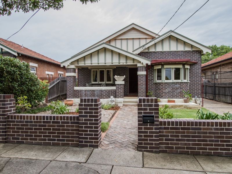18 Monash Parade, Croydon NSW 2132