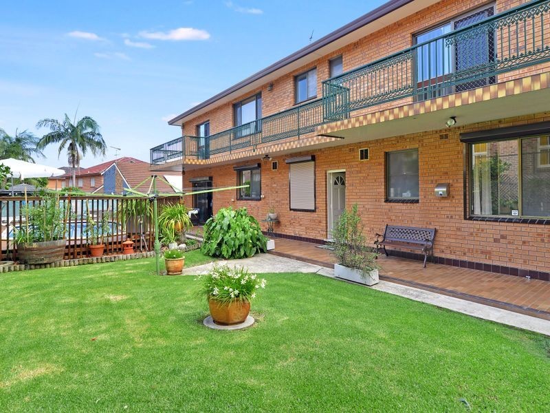 2B St Pauls Close, Burwood NSW 2134