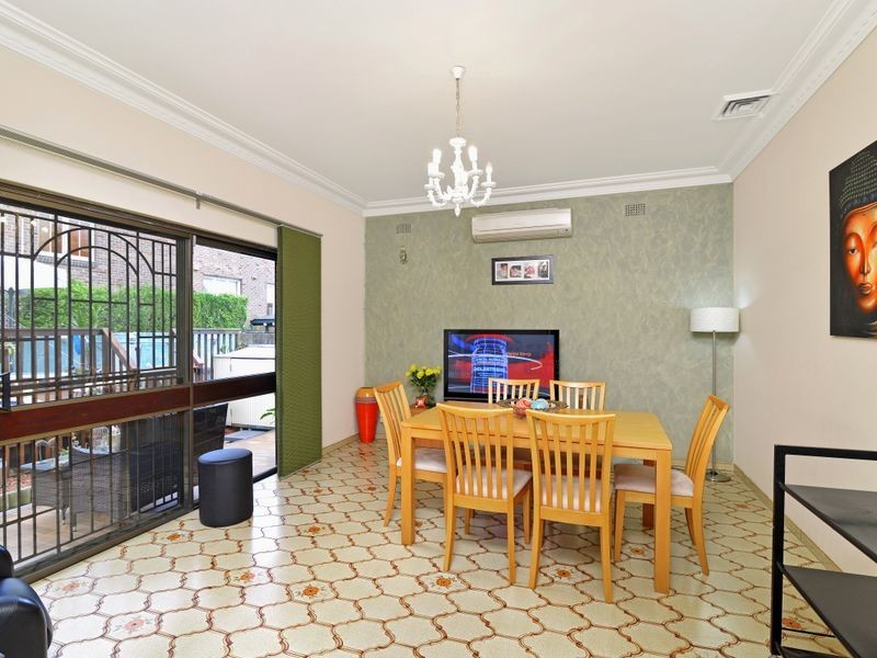 2B St Pauls Close, Burwood NSW 2134