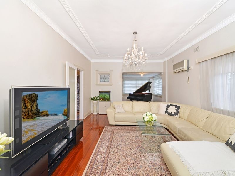 2 Ilfracombe Avenue, Burwood NSW 2134