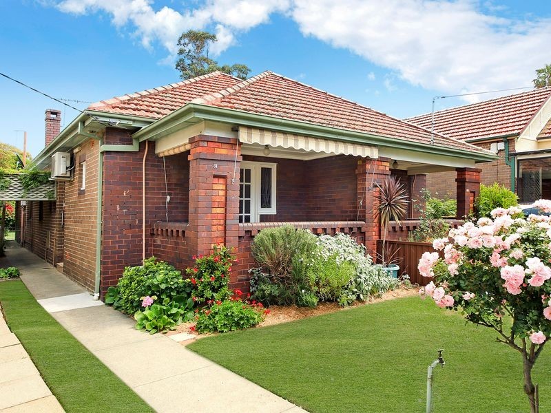 31 Greenhills Street, Croydon NSW 2132