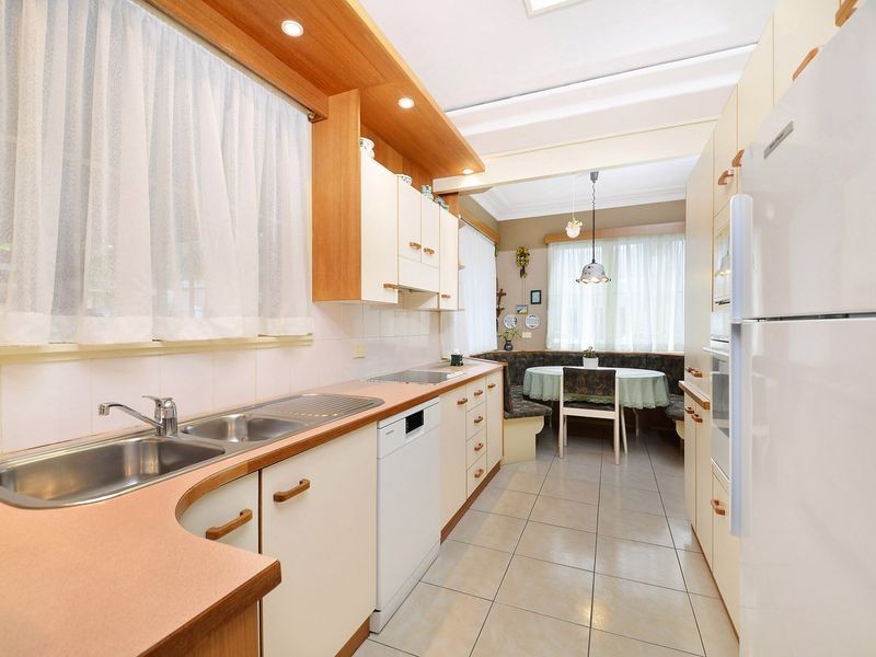 18 Clifton Avenue, Burwood NSW 2134