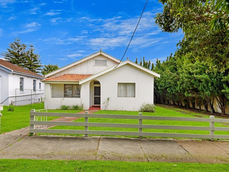 7 Luke  Avenue, Burwood NSW 2134