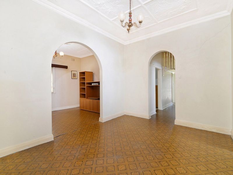 7 Luke  Avenue, Burwood NSW 2134