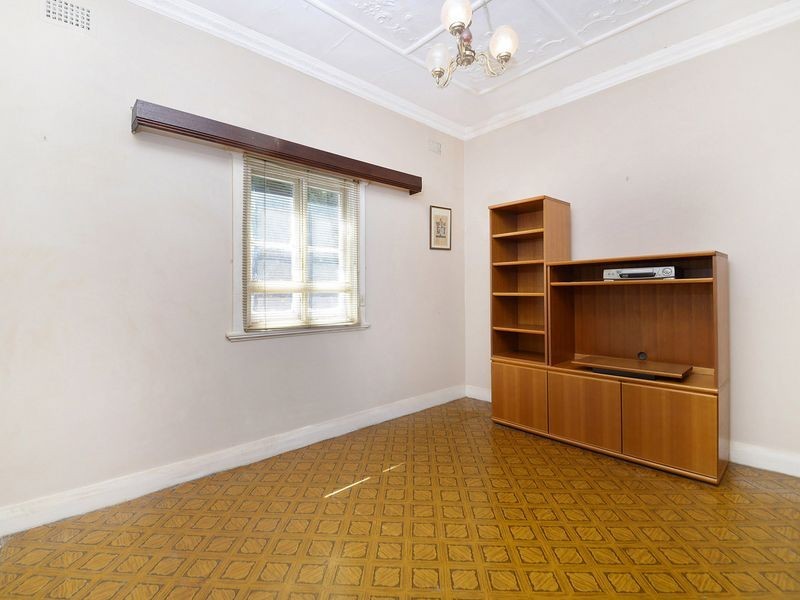 7 Luke  Avenue, Burwood NSW 2134