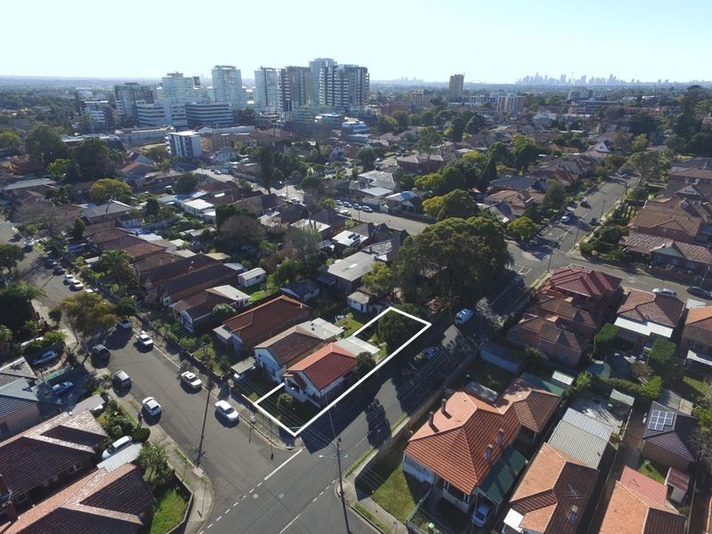 35 Woodside Avenue, Burwood NSW 2134
