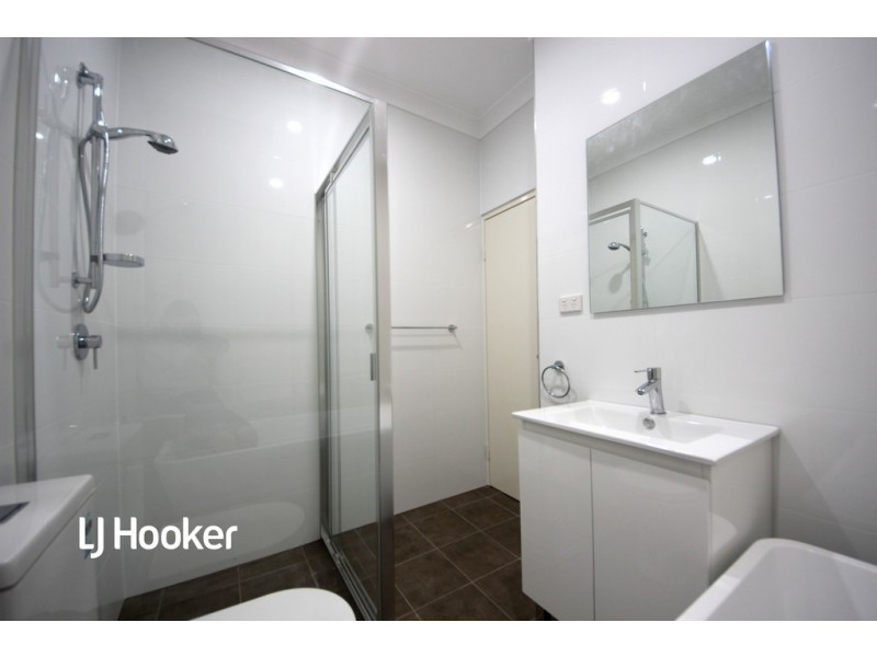 2/9 Rogers Street, Roselands NSW 2196