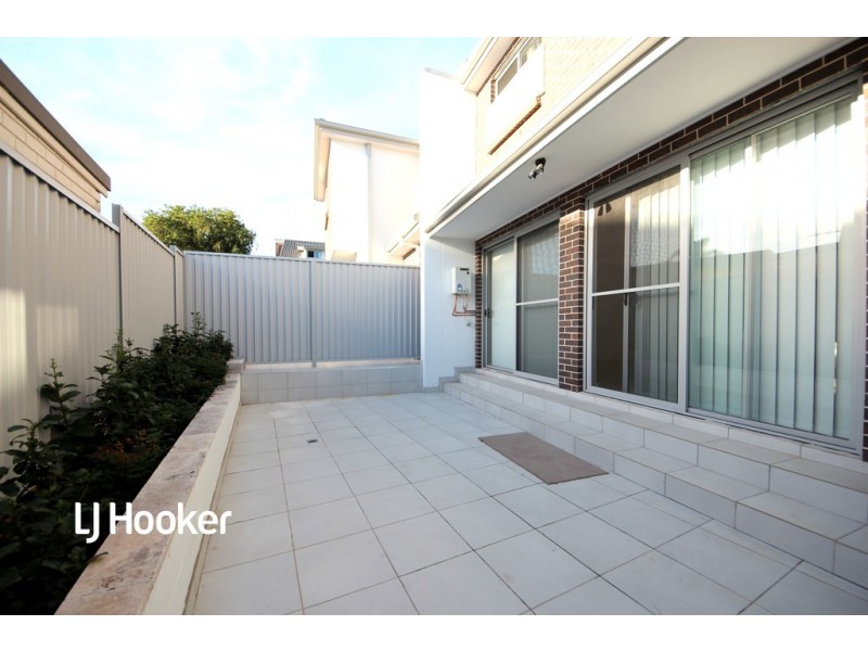 2/9 Rogers Street, Roselands NSW 2196