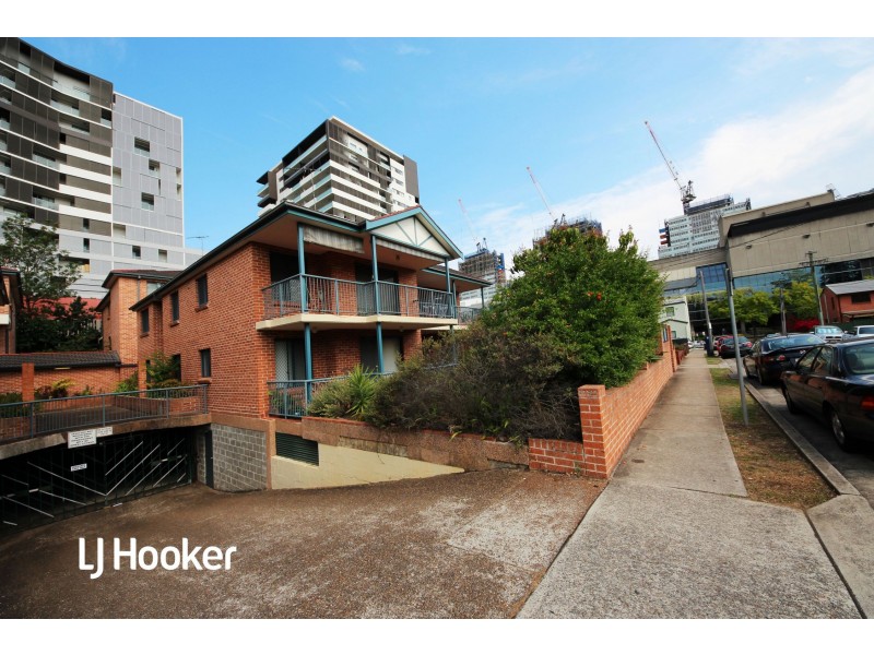 13/8-10 Gloucester Avenue, Burwood NSW 2134