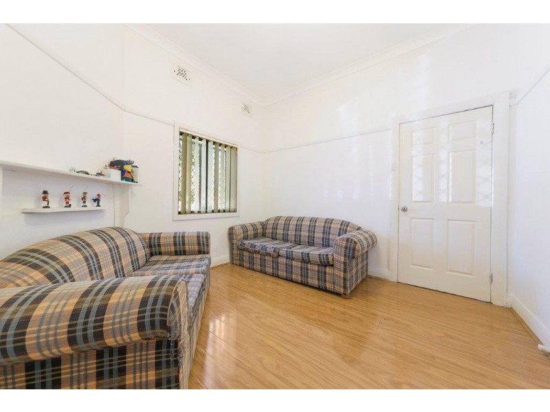 35 Woodside Ave, Burwood NSW 2134