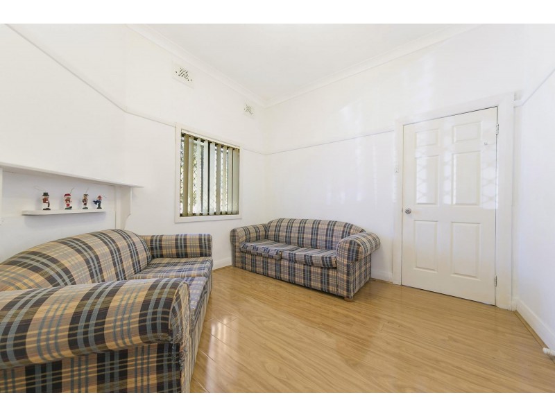 35 Woodside Ave, Burwood NSW 2134