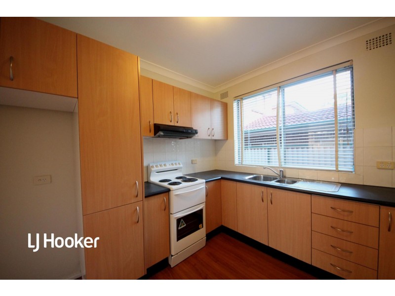 2/21 Ridgewell Street, Roselands NSW 2196