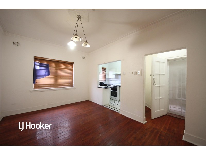 2/18 Railway Parade, Burwood NSW 2134