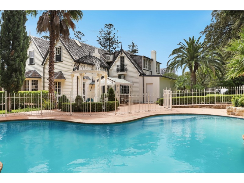 4 Woodside Avenue, Burwood NSW 2134