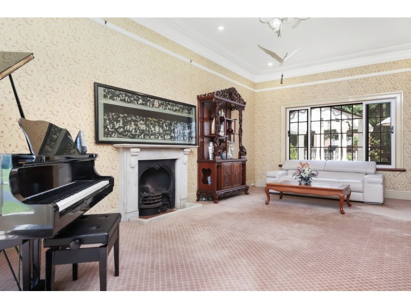 4 Woodside Avenue, Burwood NSW 2134