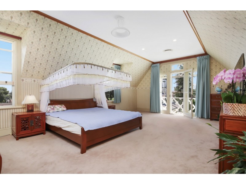 4 Woodside Avenue, Burwood NSW 2134