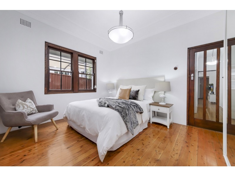 1/4 Park Road, Burwood NSW 2134