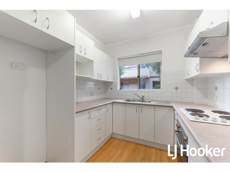 2/24 Caroline Street, Westmead NSW 2145